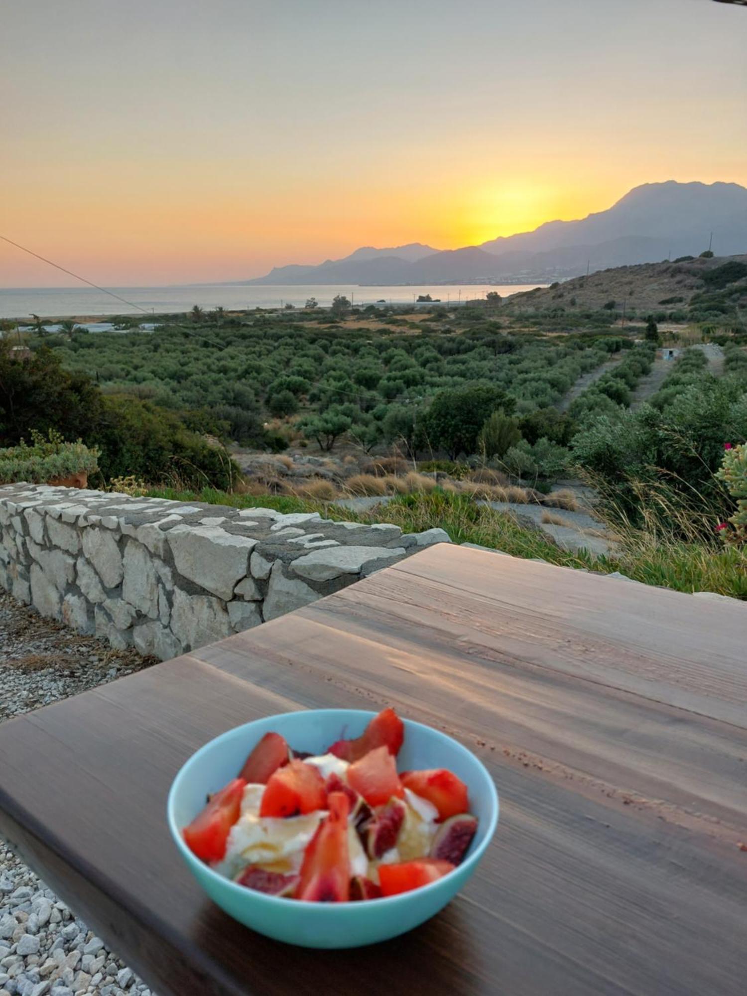 Cottage Du Soleil Makrýgialos Buitenkant foto